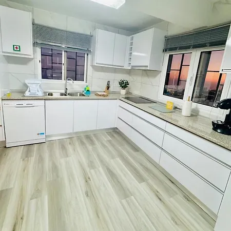 Coastal Serenity Ground Floor Ocean Views With Private Parking In Calheta Apartmán Estreito Da Calheta